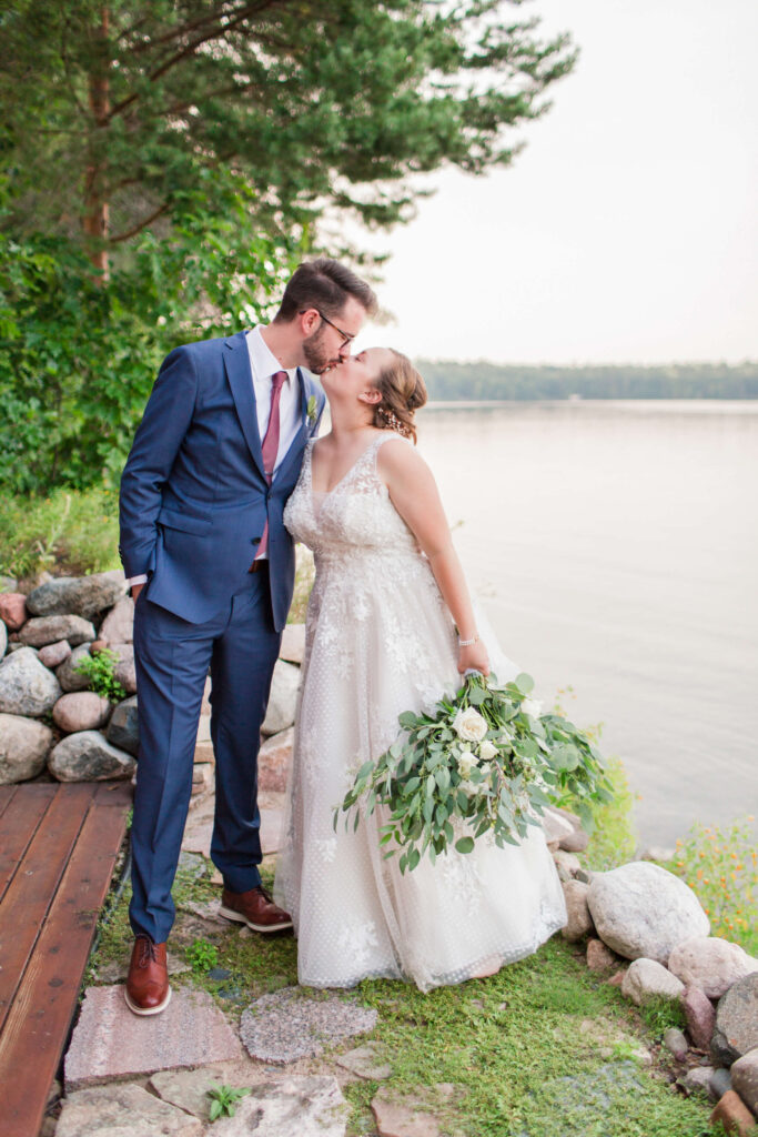 golden hour photos at elegant wedding at red crown lodge