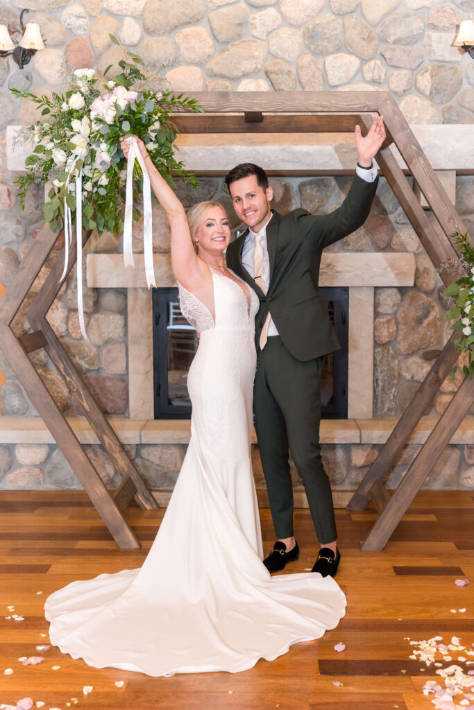 Bride & Groom portrait at Chippewa Retreat Resort