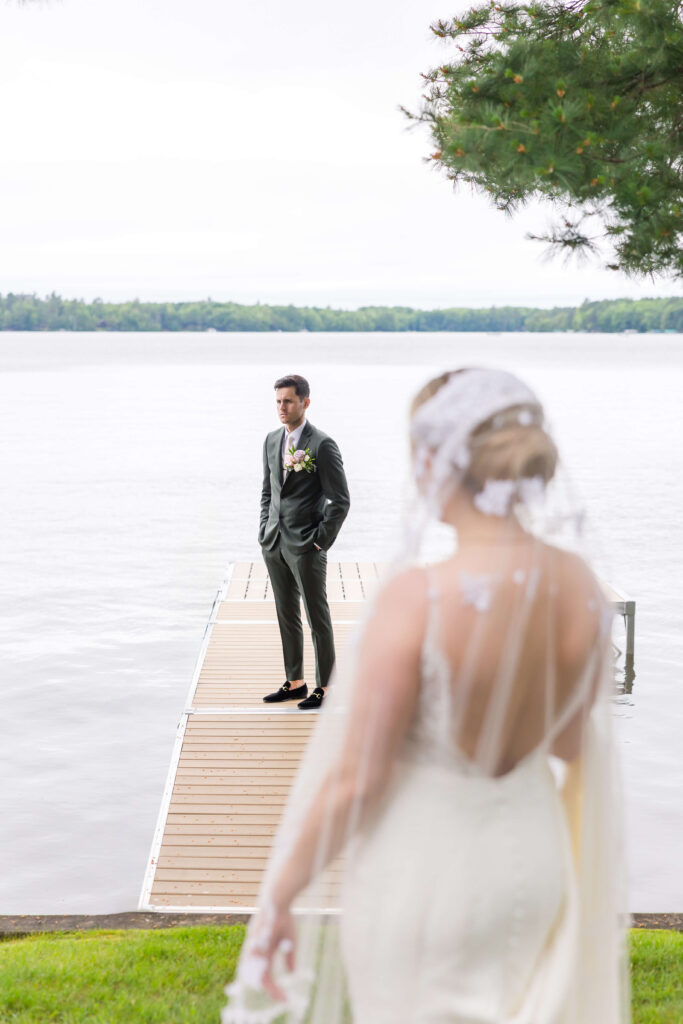 Bride & Groom share a kiss at Chippewa Retreat Resort